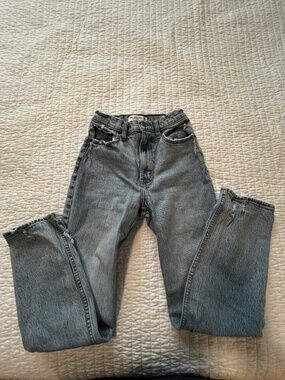 Abercrombie & Fitch 90s Straight Ultra High Rise